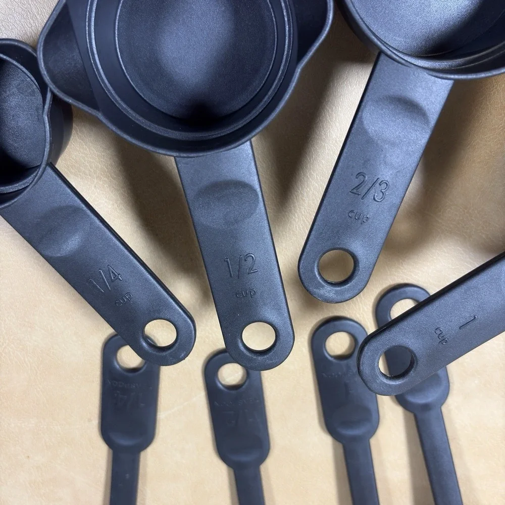 8 Pc Measuring Cup & Spoon Set Black Plastic Dishwasher Safe New w/ Tag (232)